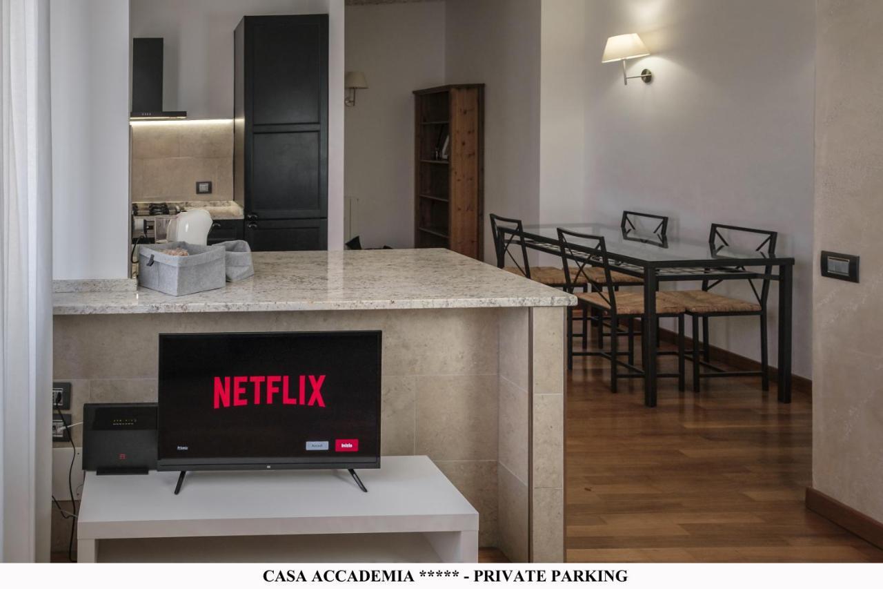 Elegante Casa Accademia ***** - Private Parking Apartment Ливорно Екстериор снимка