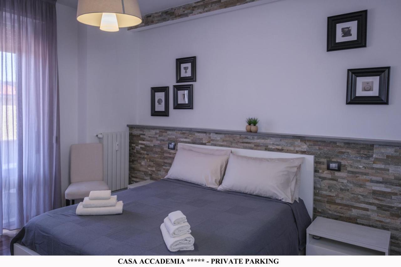 Elegante Casa Accademia ***** - Private Parking Apartment Ливорно Екстериор снимка