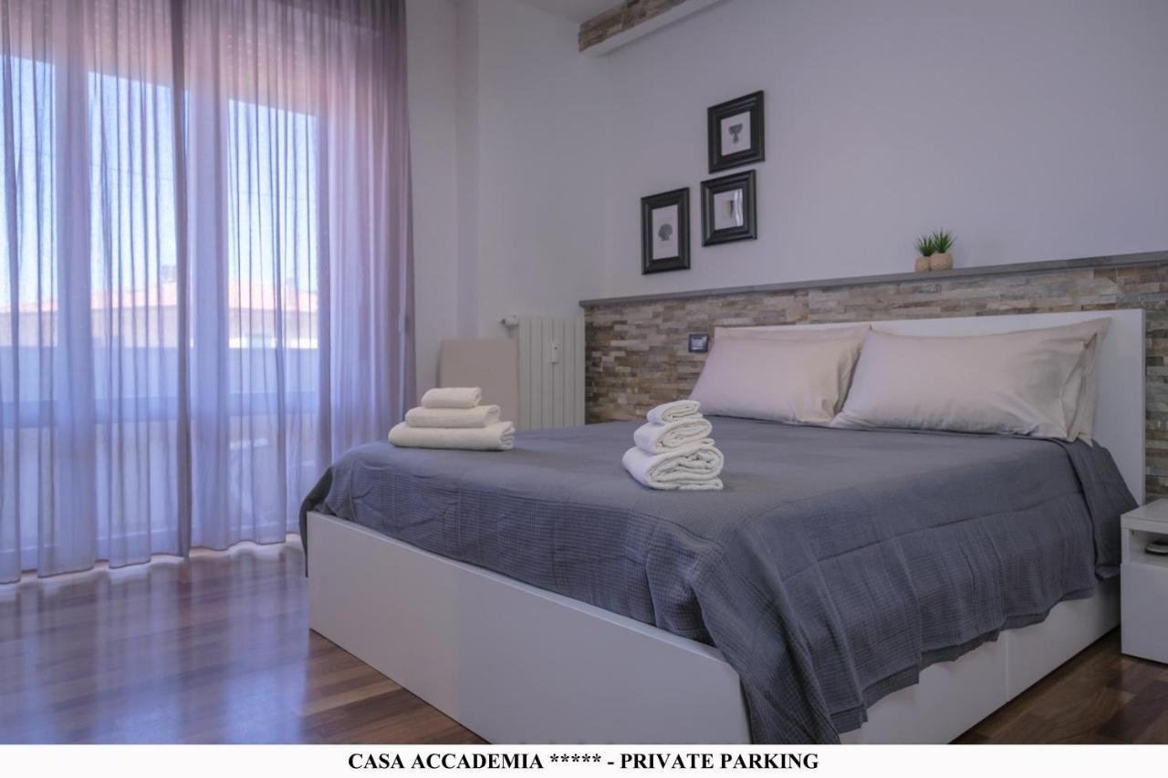 Elegante Casa Accademia ***** - Private Parking Apartment Ливорно Екстериор снимка