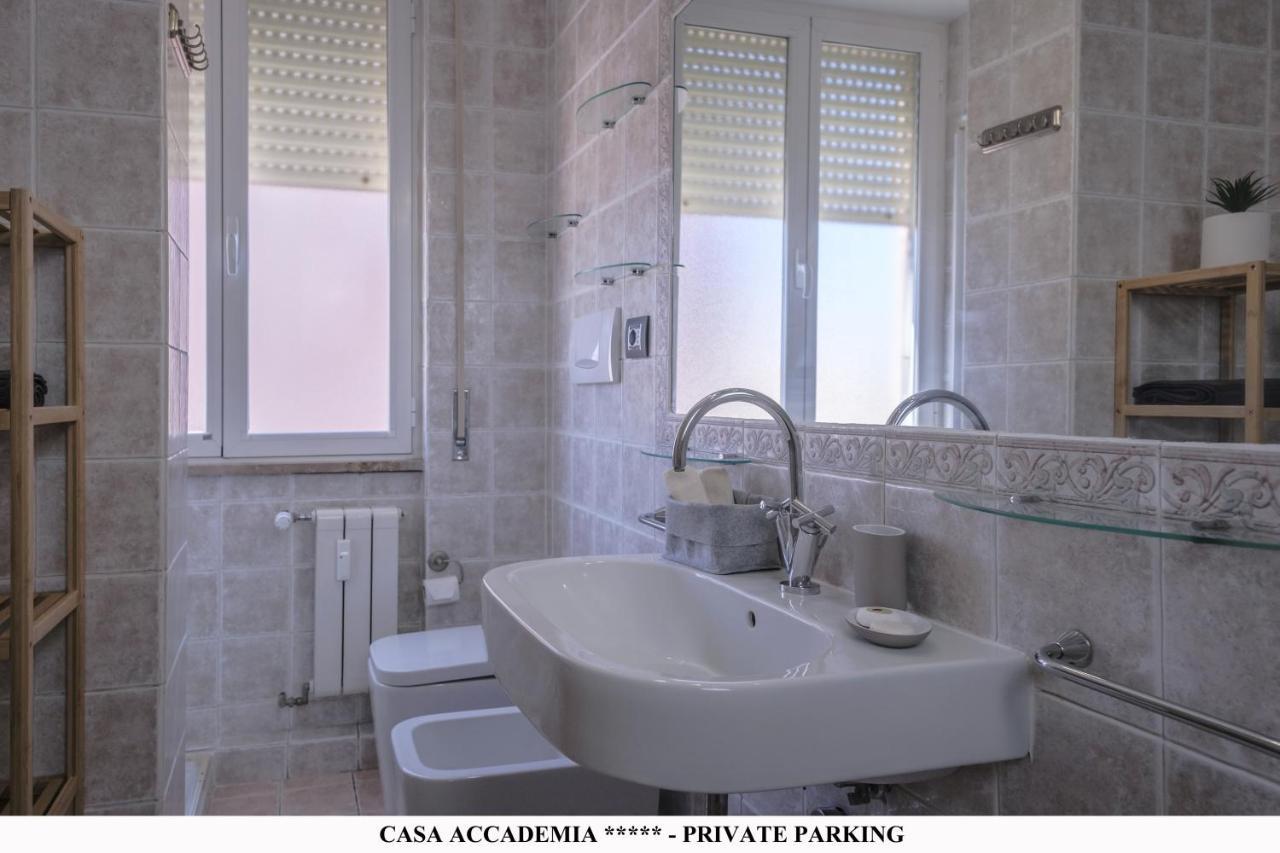 Elegante Casa Accademia ***** - Private Parking Apartment Ливорно Екстериор снимка